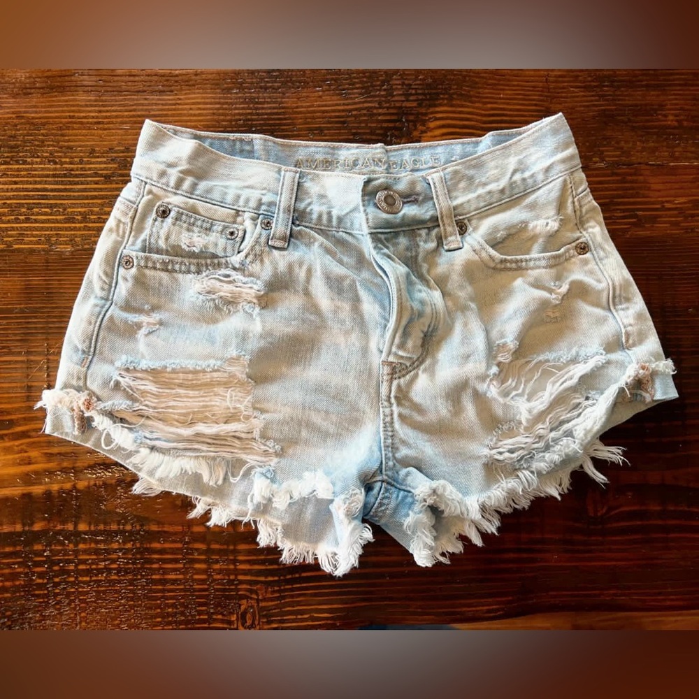 American Eagle Outfitters Distressed Jean Shorts Light Wash Size 00